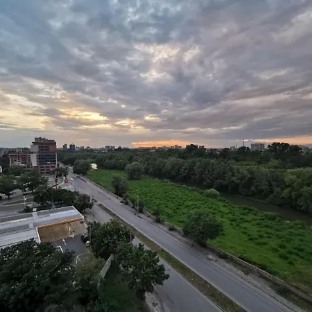 Riverview - Free Private Parking Апартаменты